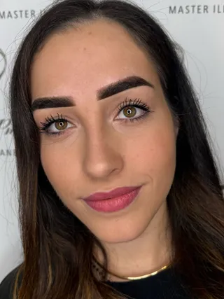 Trucco permanente sopracciglia sfumate — foto 15 di 18